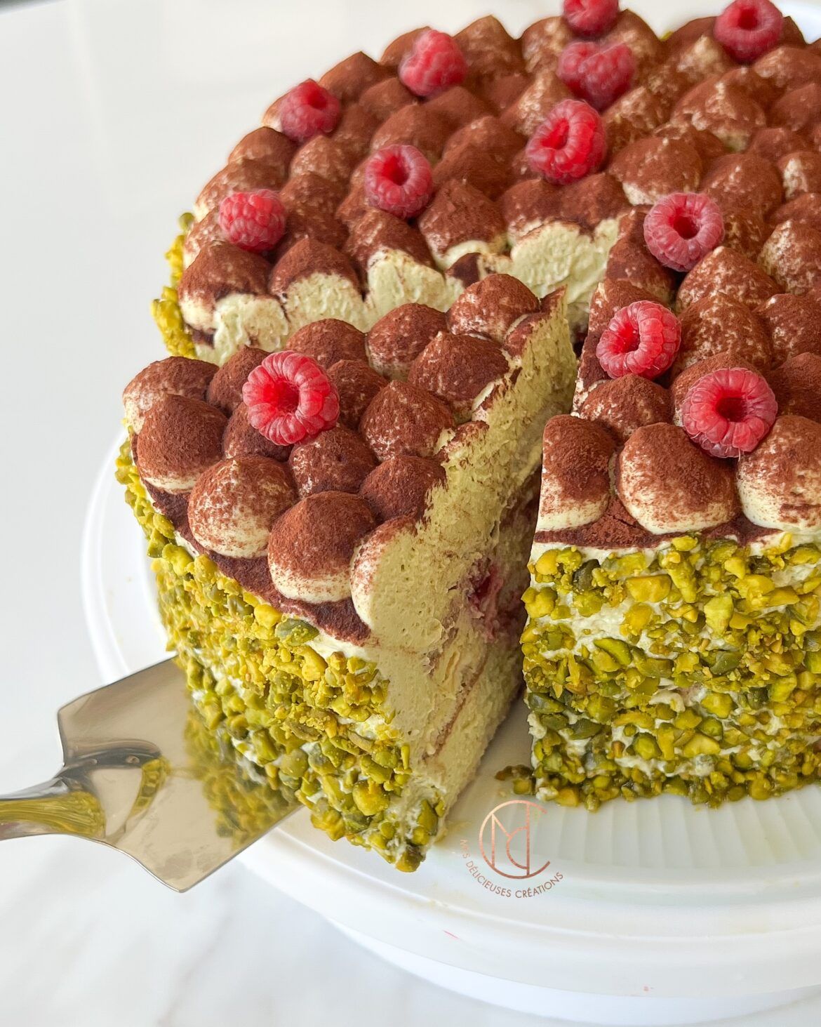 preparation-tiramisu-cake-pistache-framboise